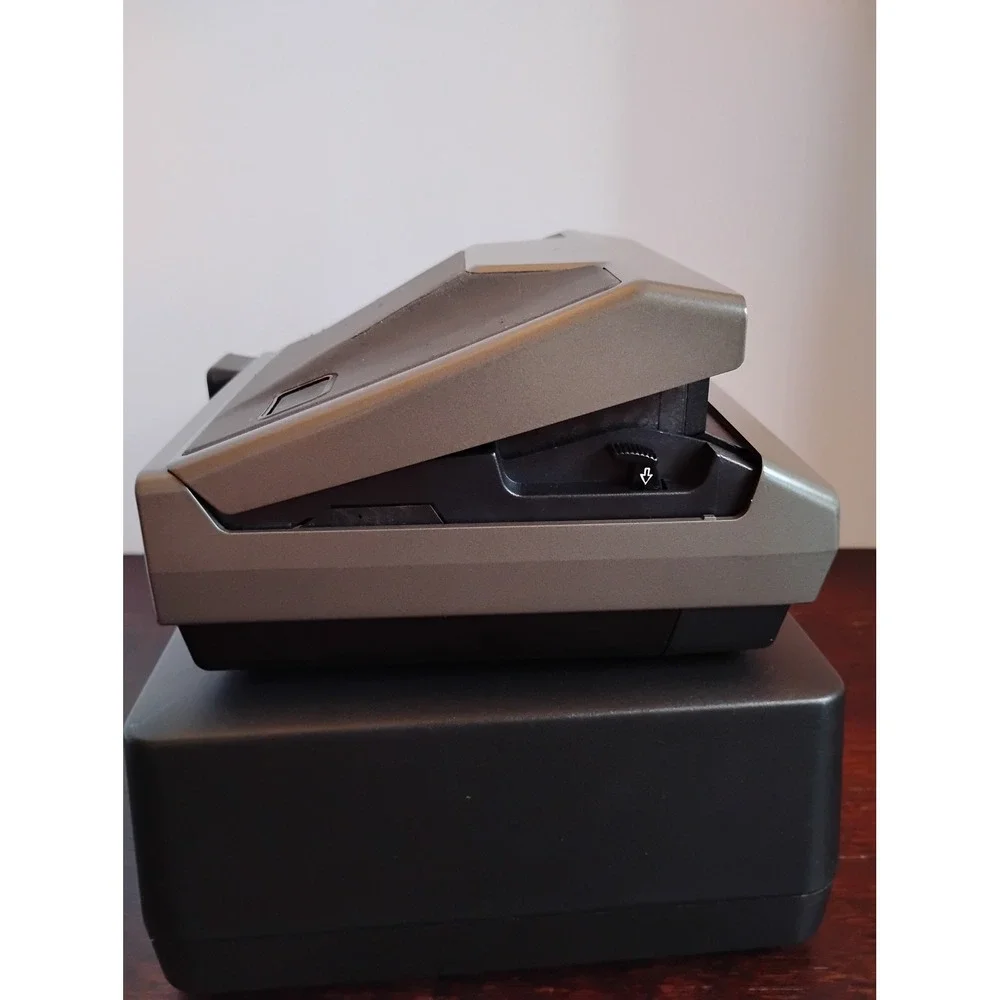 Vintage polaroid Spectra System Instant Film Camera w/ Quintic Lens and HardCase